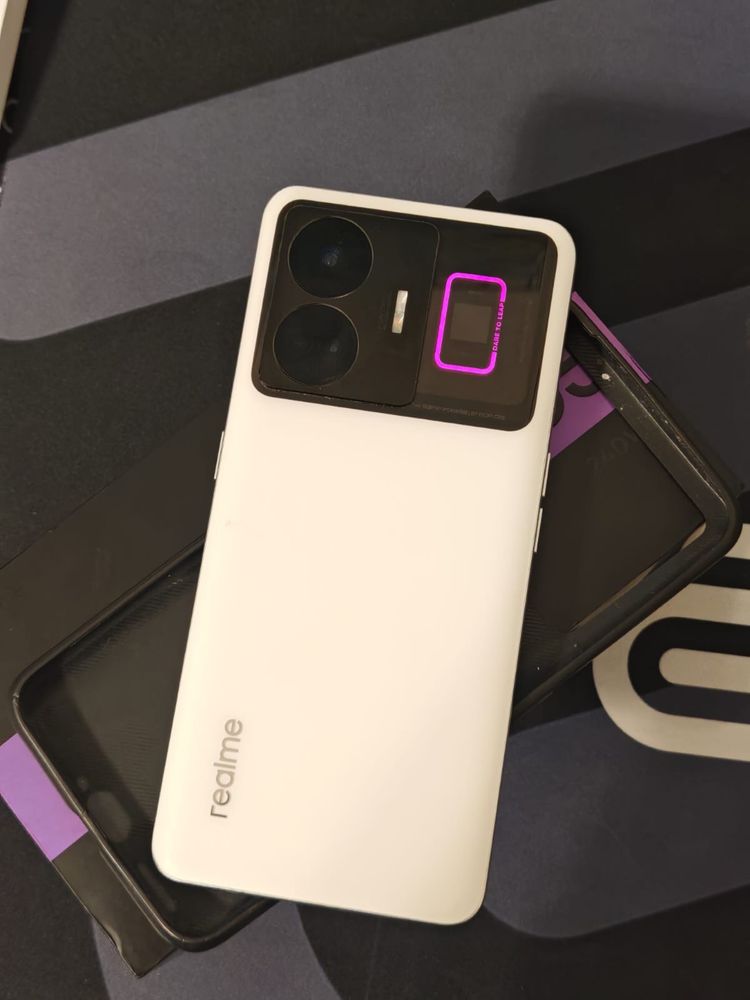 Samsung S24;Honor 200 Pro;Xiaomi 12T Pro;Realmi Gt 3;iPhone 12 Pro Max