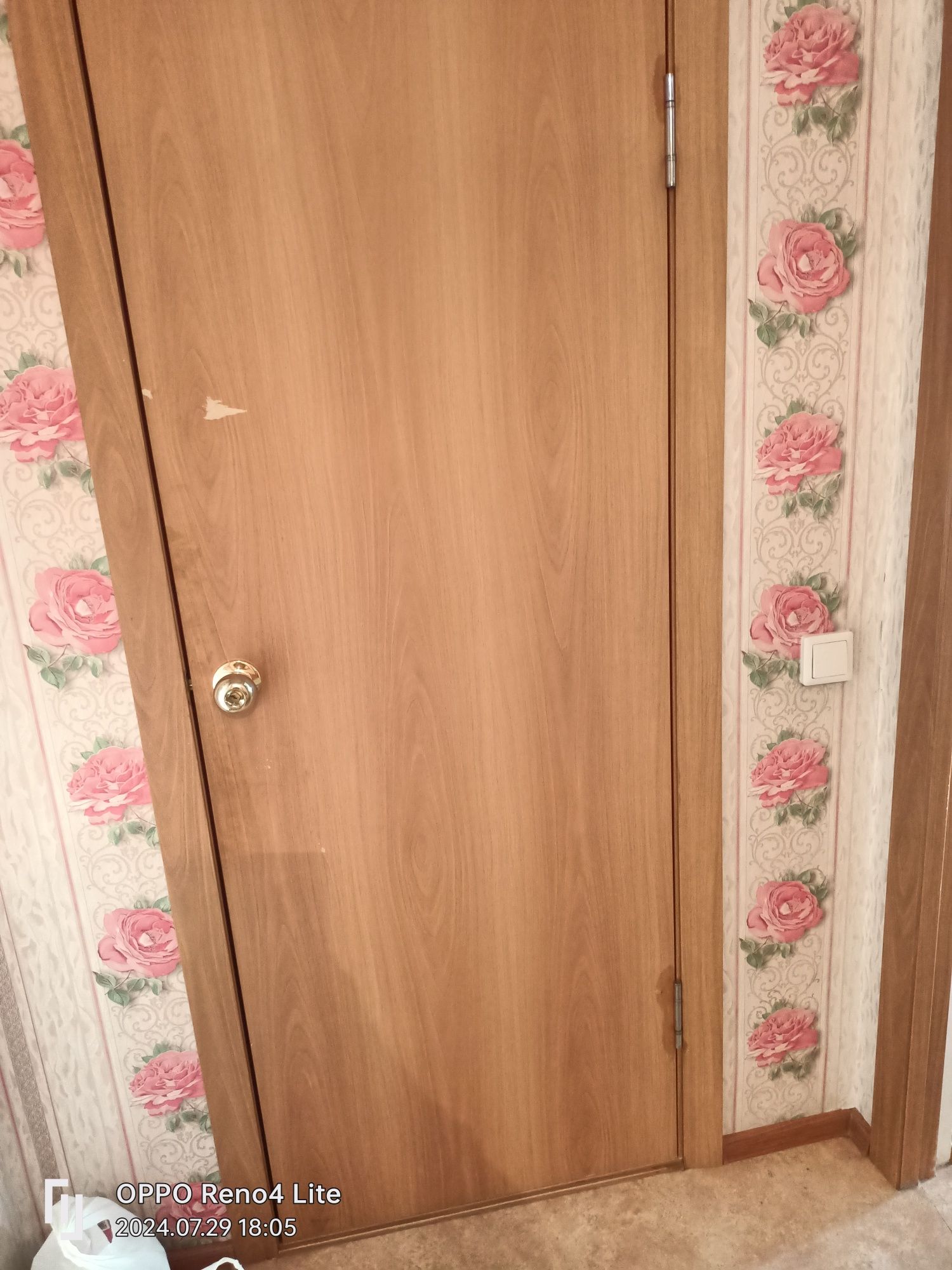 Двери межкомнатные 6 шт  б/у