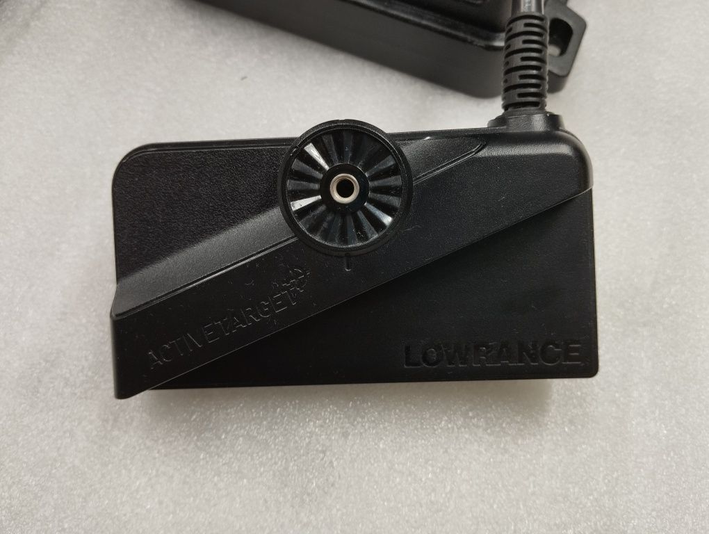 Продам эхолот Lowrance hds 9 Carbon+ Active Target 1.
Прибор и датчик