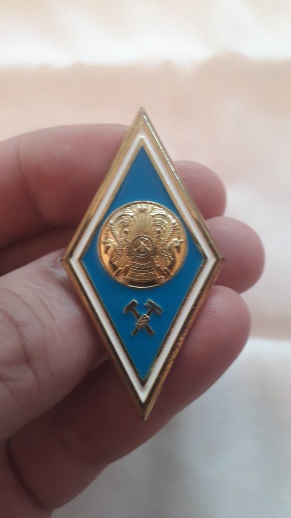 Рубашки,погоны,нагрудные знаки и т.д