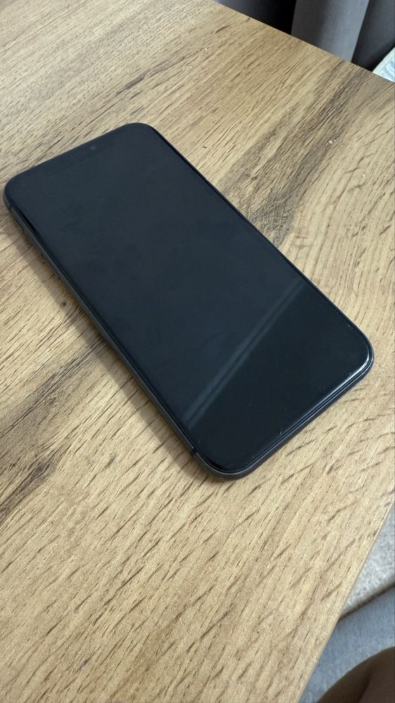 Iphone 11 в хорошем состоянии