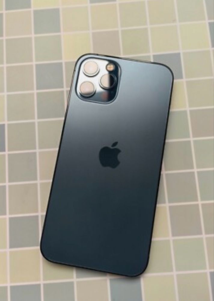 Продам iPhone 12pro 128gb