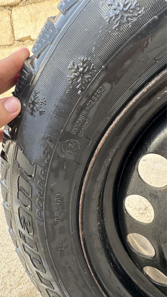 Продам б/у шины 4 шт состояние отличное