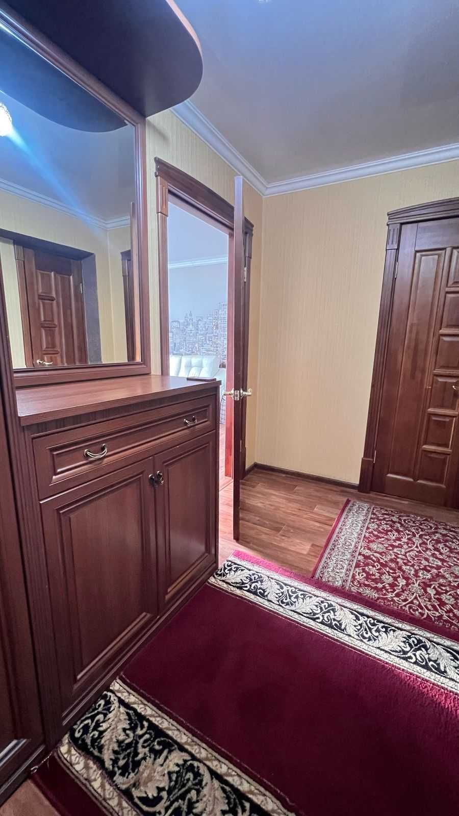Продам 2-комнатную квартиру, 64 кв.м., 2006 год, Центр города