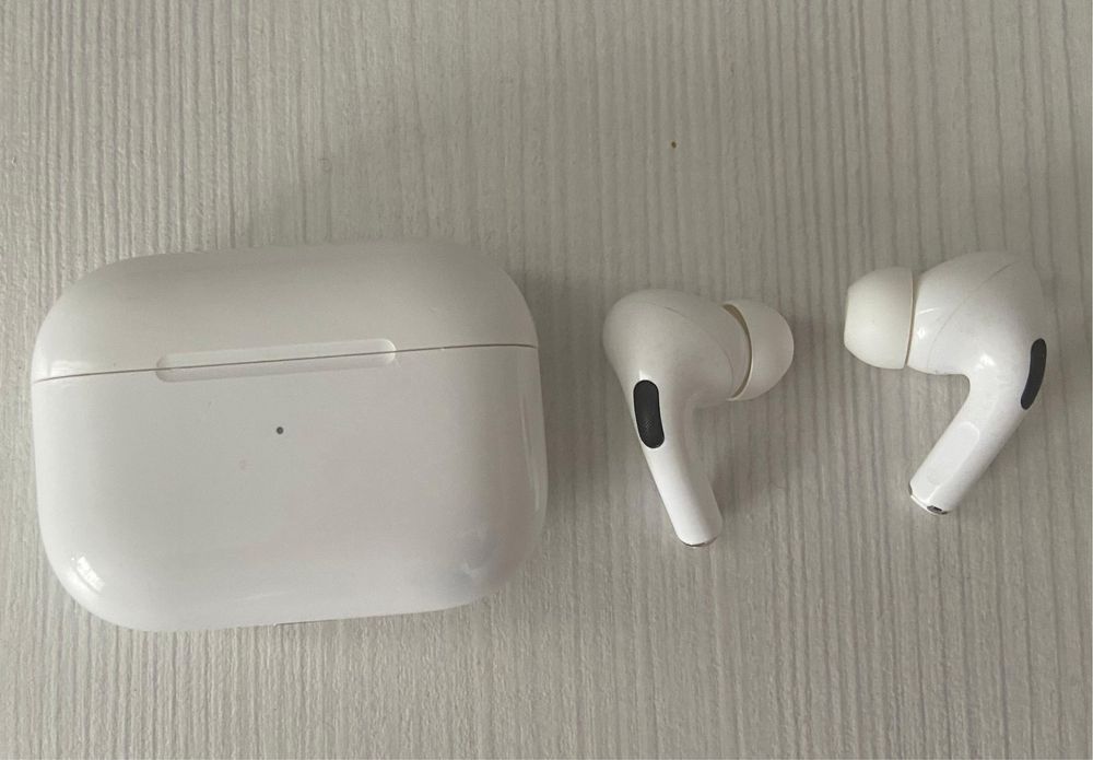 Наушники Apple AirPods Pro белый