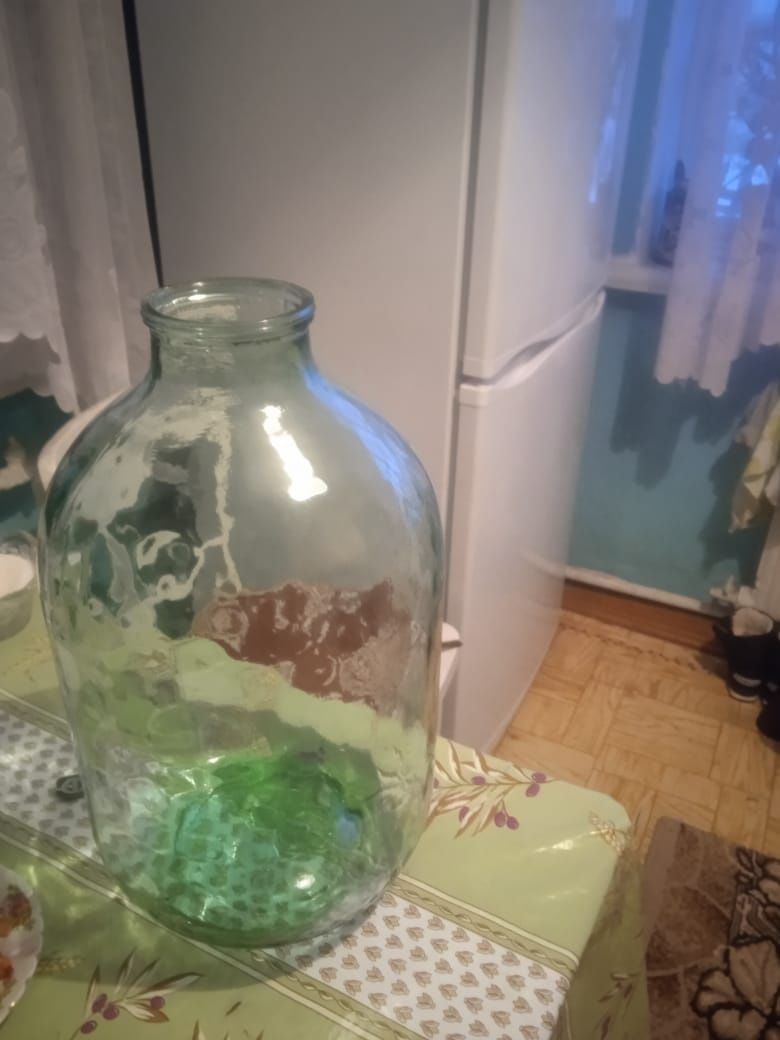 Продам  соковыжималку, и банки