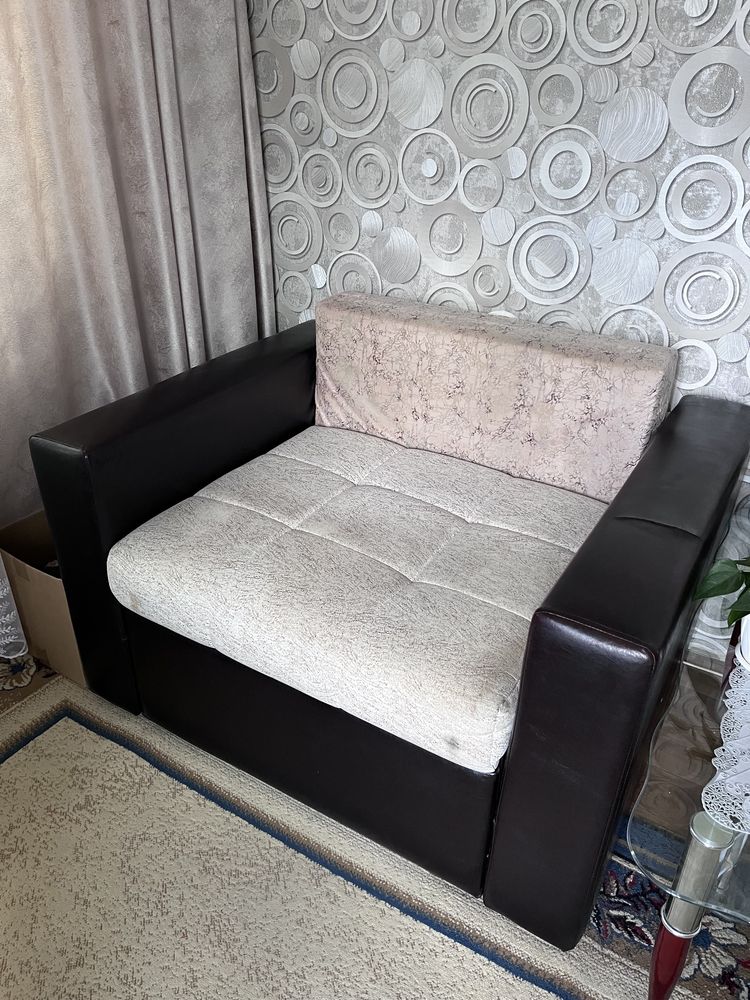 Продам 2 кресла трансформер