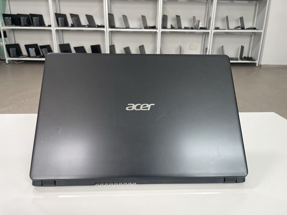 Проадется ноутбук Acer Aspire 3