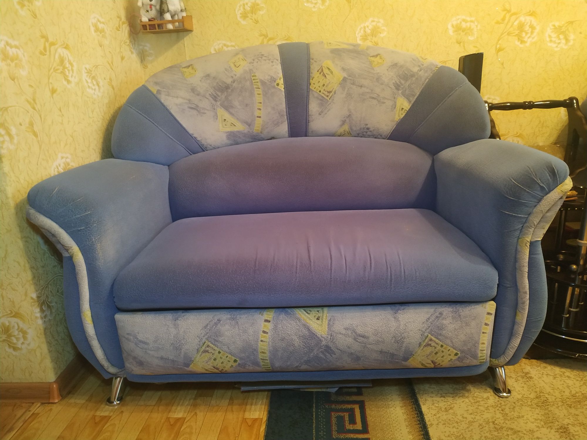 Продам малый диван, раздвижной