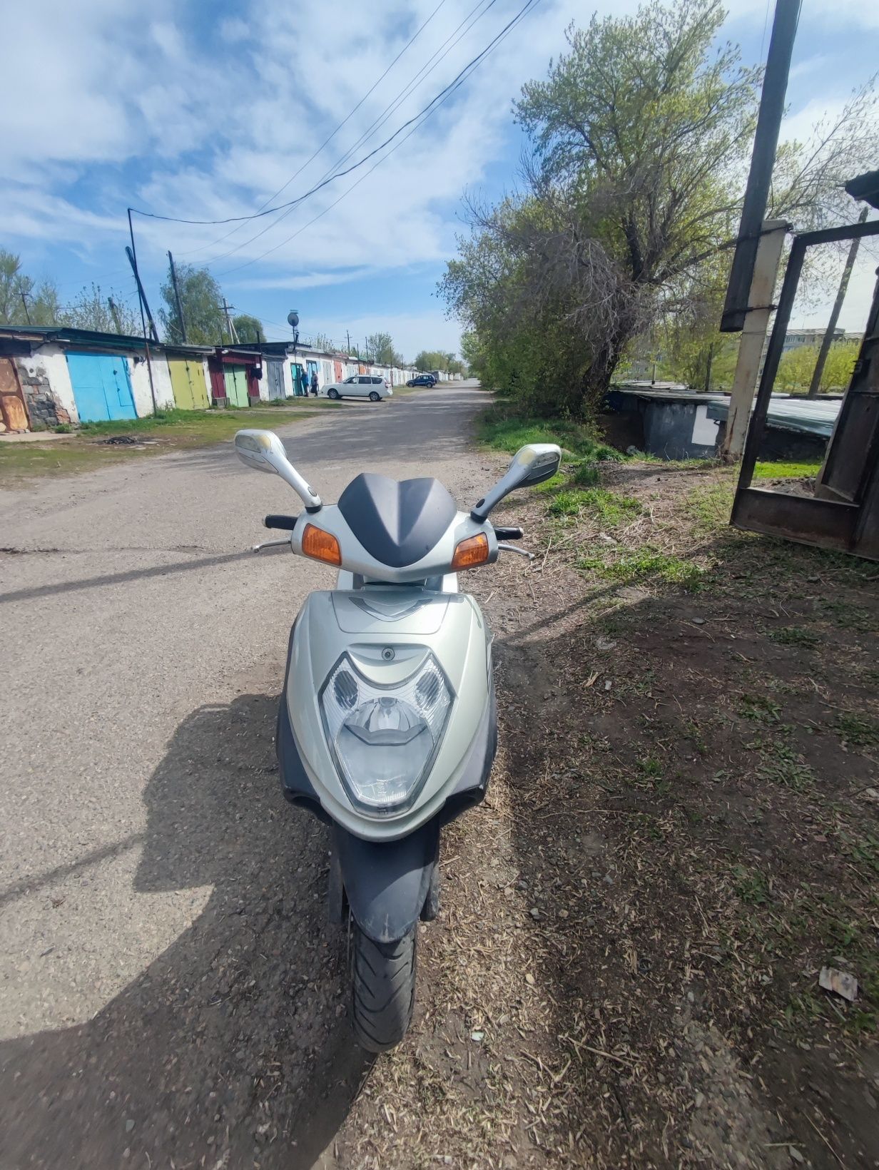 Продам скутер 150 кубов