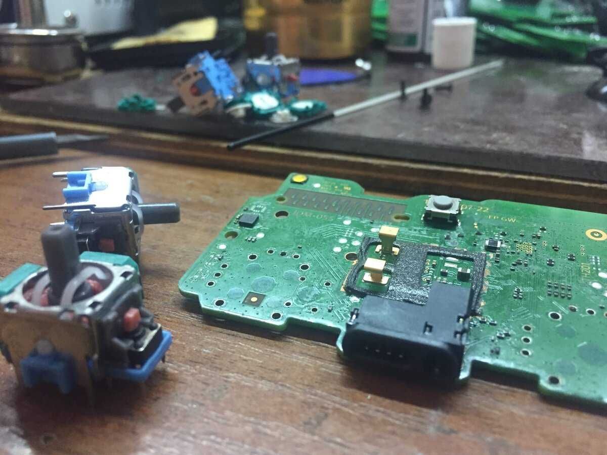 Ремонт джойстиков DualSense PS5, DualShock PS4, XBOX