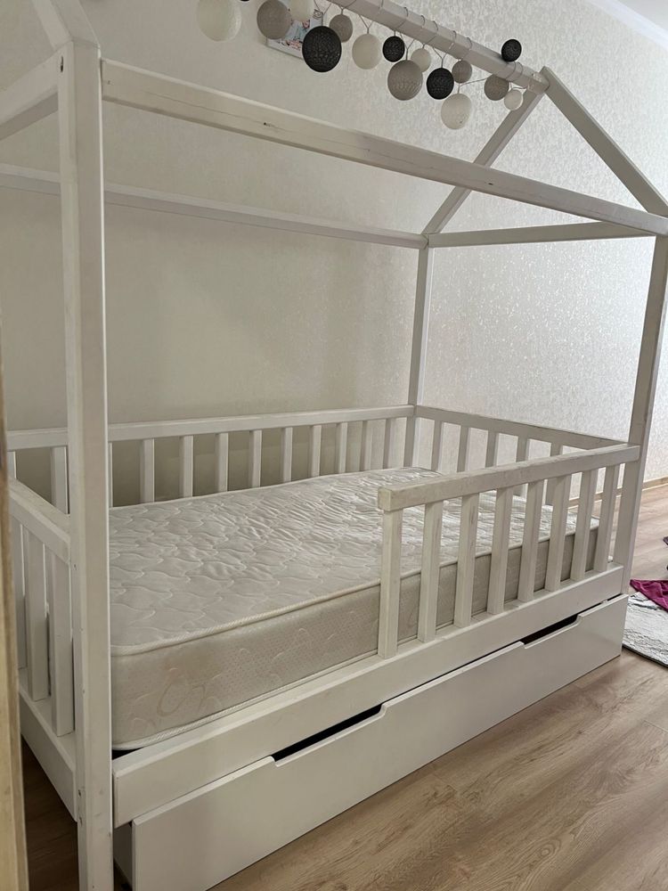 Продам детскую кровать