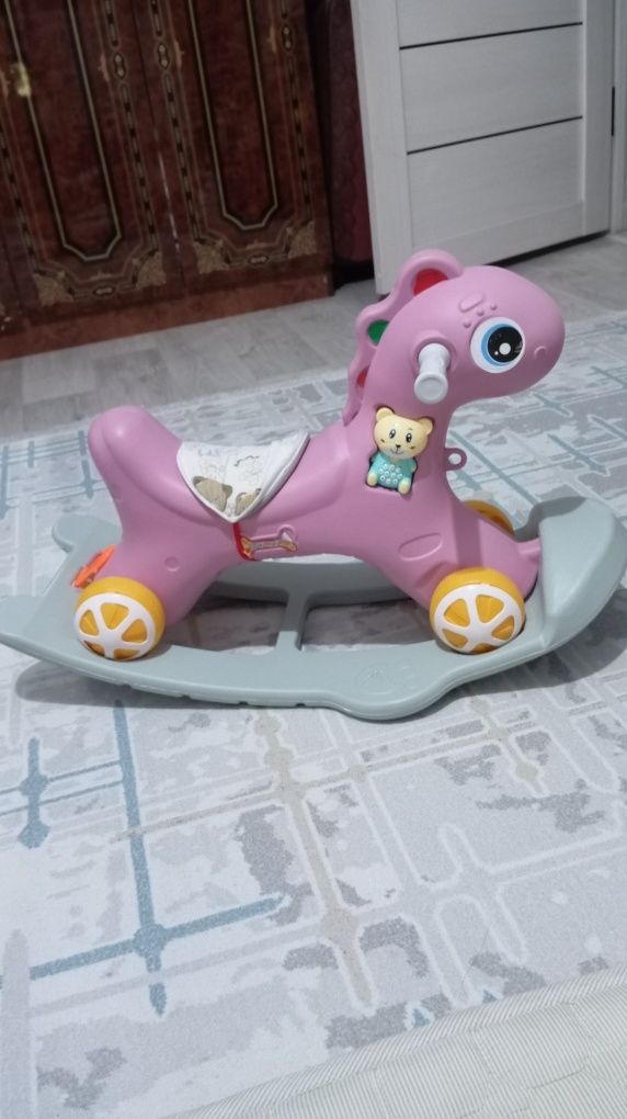 Продам лошадку качалку
