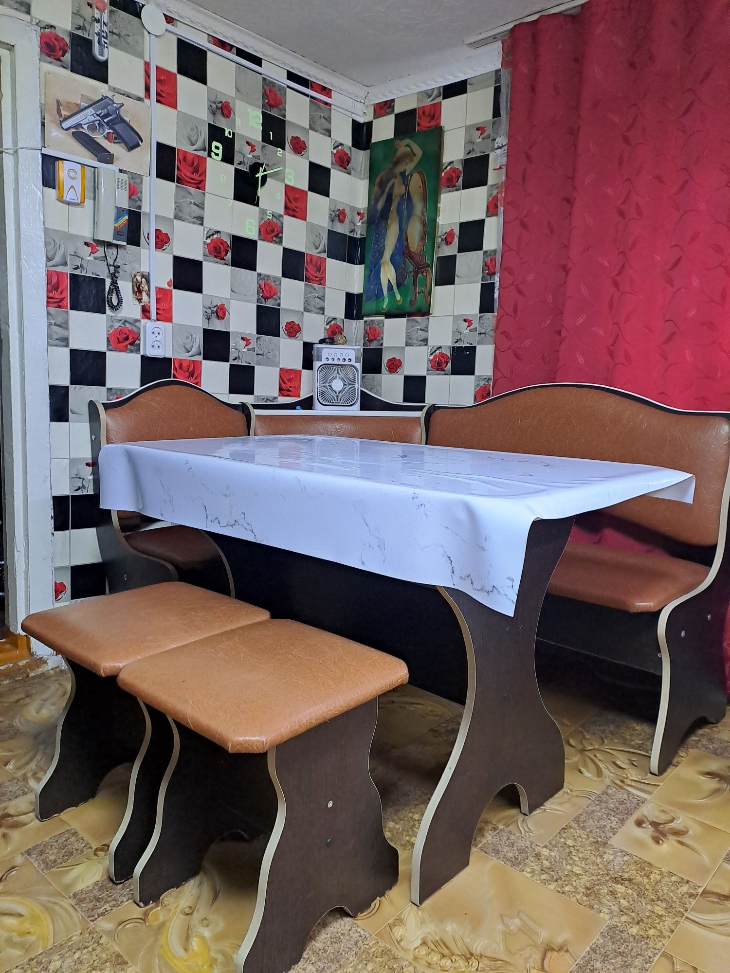 Продам обеденную зону
