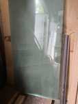 Стекло оконное продаю 982-482 мм.