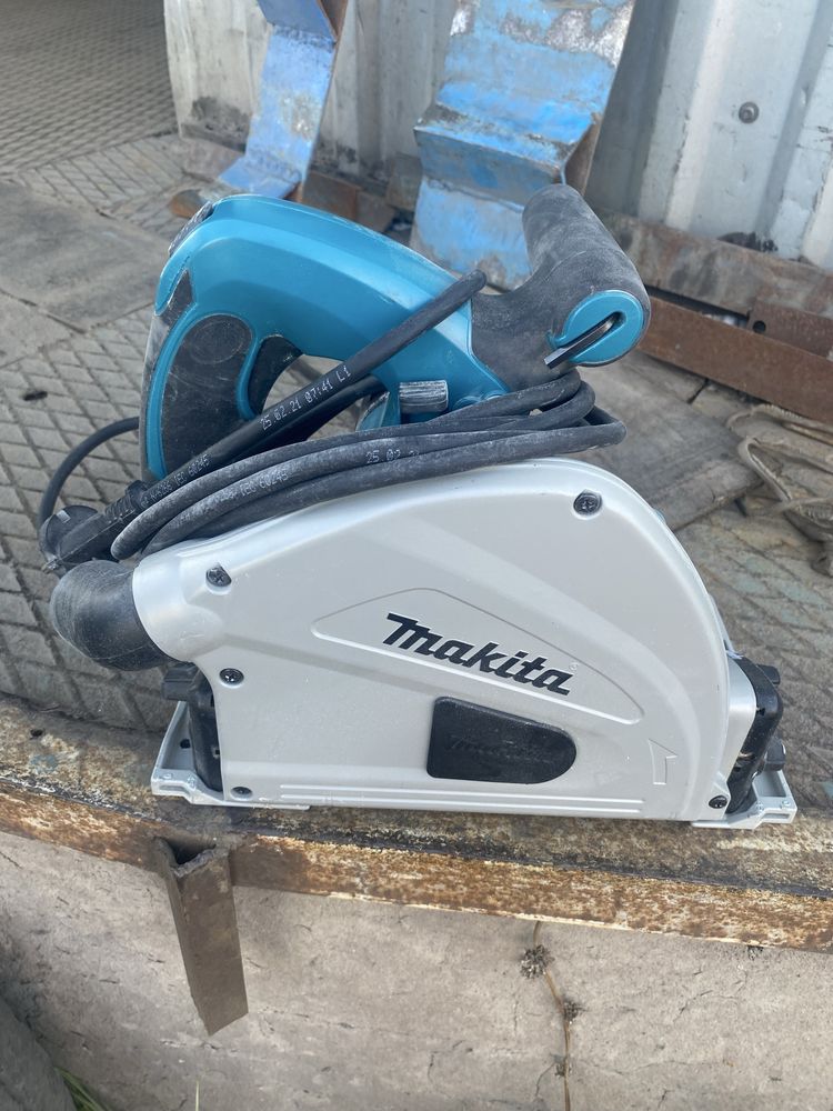 Продам дисковую пилу Makita SP6000