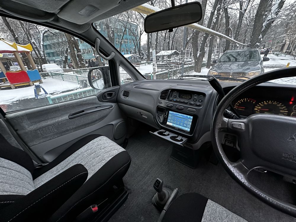 Mitsubishi DELICA