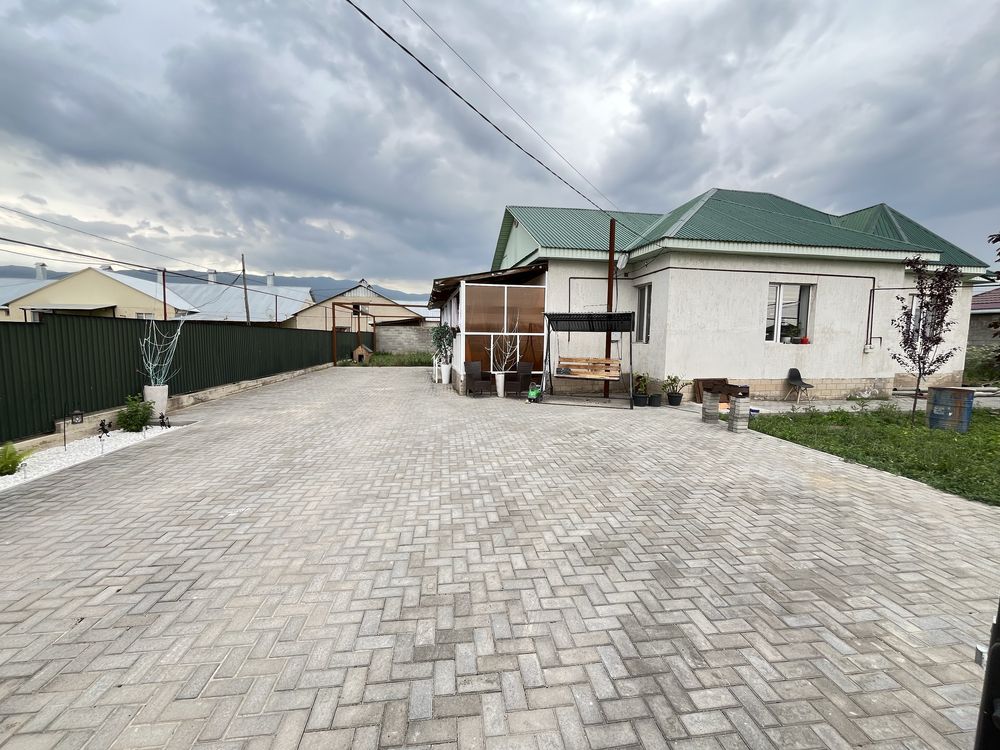 Продам кирпичный дом полностью мебелированный