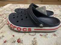 Шлепки Crocs синего цвета