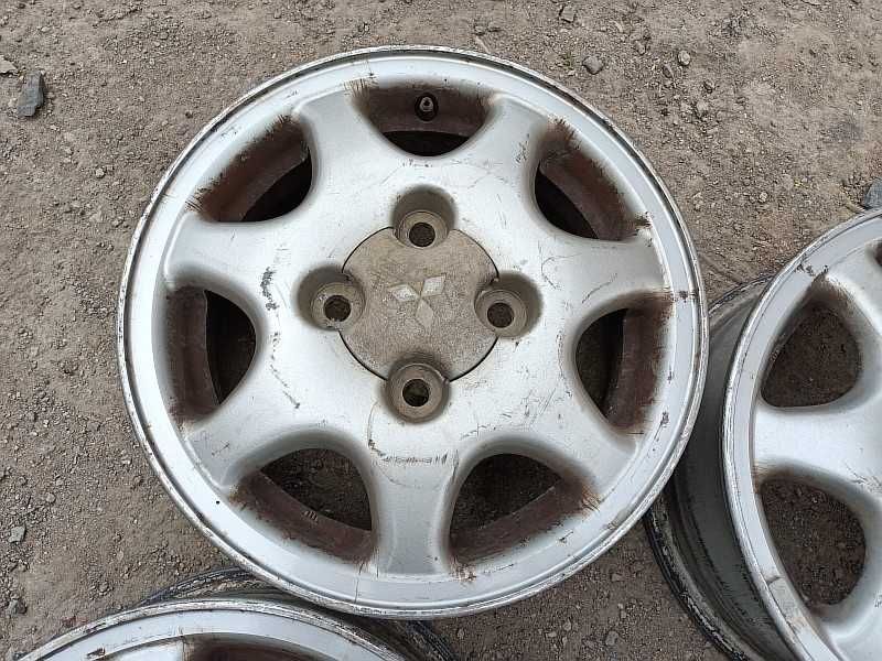 Продам легкосплавные диски на автомашину Mitsubishi Galant