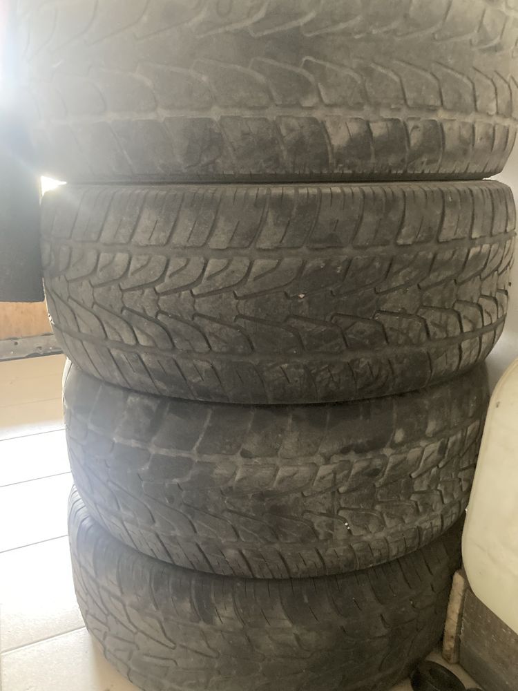 Продам резину летнюю 265/60/18 roadstone