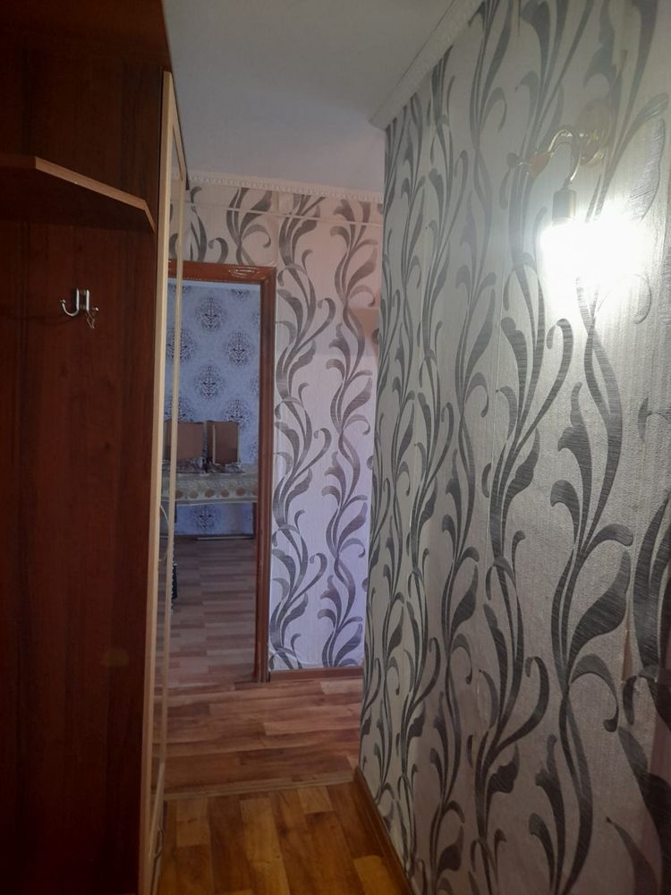 Сдам 2-х комн. кв. в центре , около БЦ Бабас, 4 этаж.