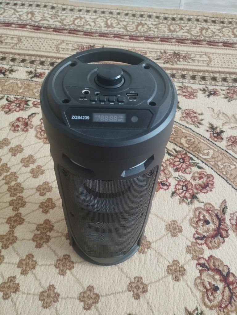 Продам музыкальную колонку