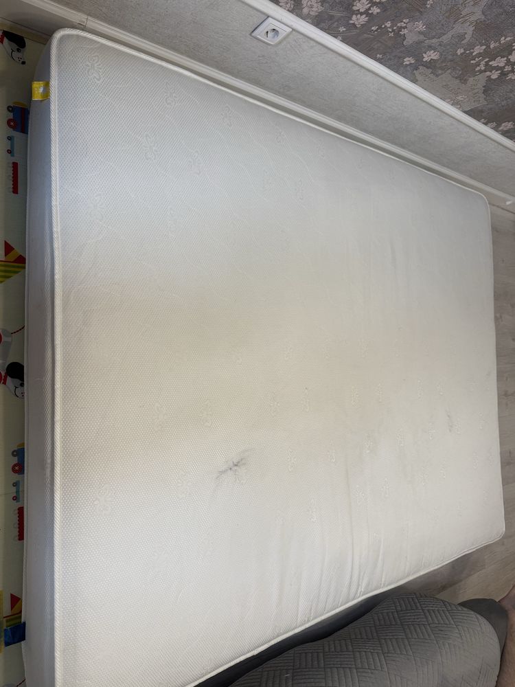 Продам матрас 160*200, высота 20 см