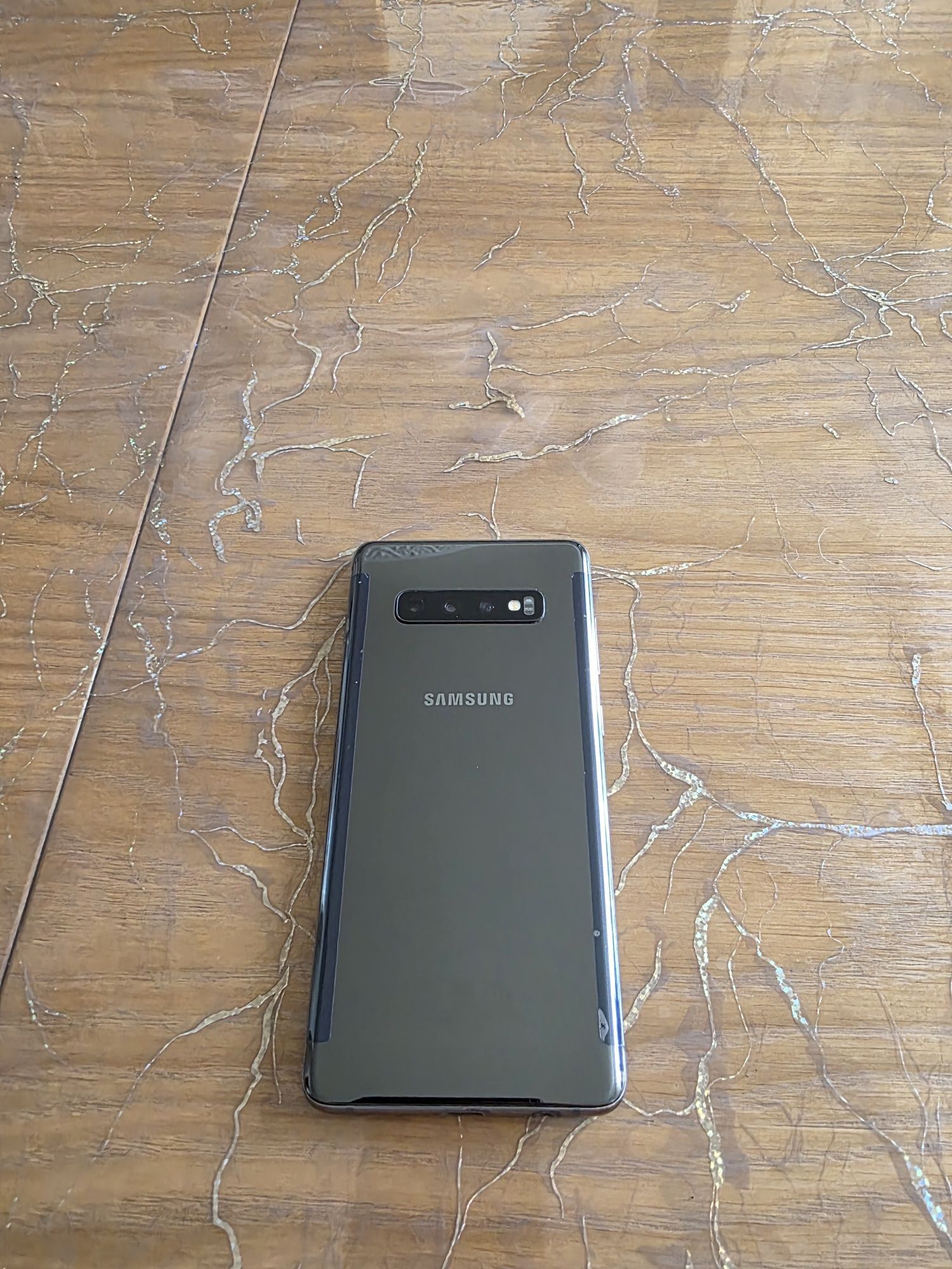 Продам SAMSUNG S10+