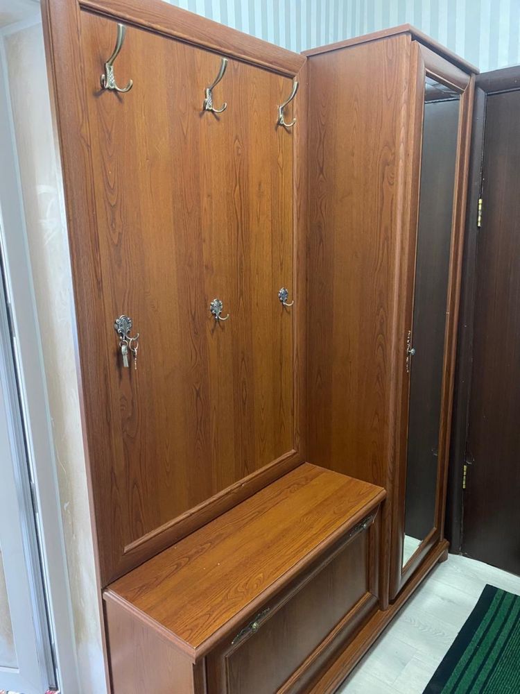 Продам прихожую. Белорусская.