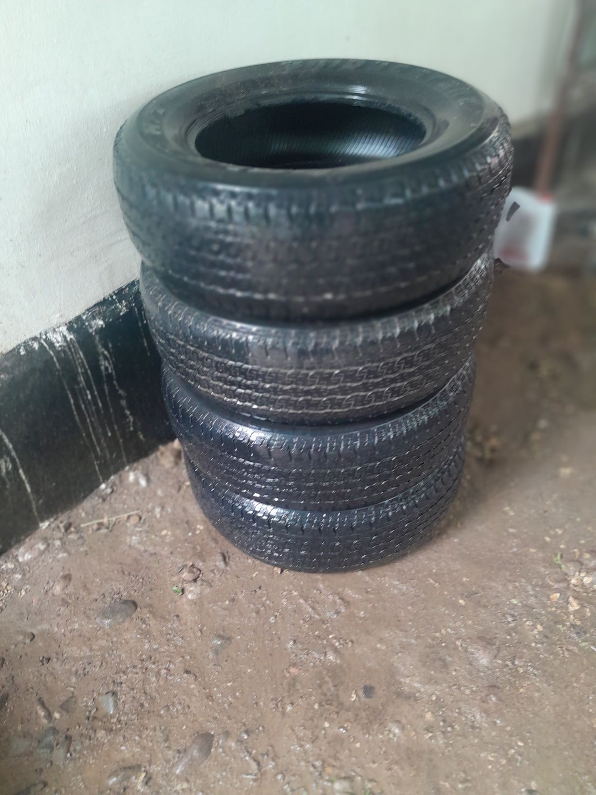 Bridgestone 265/65/17