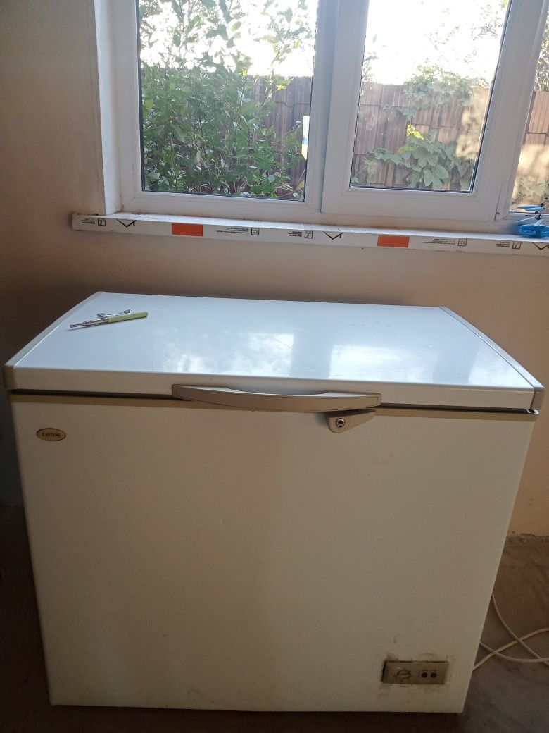 Продам морозильник