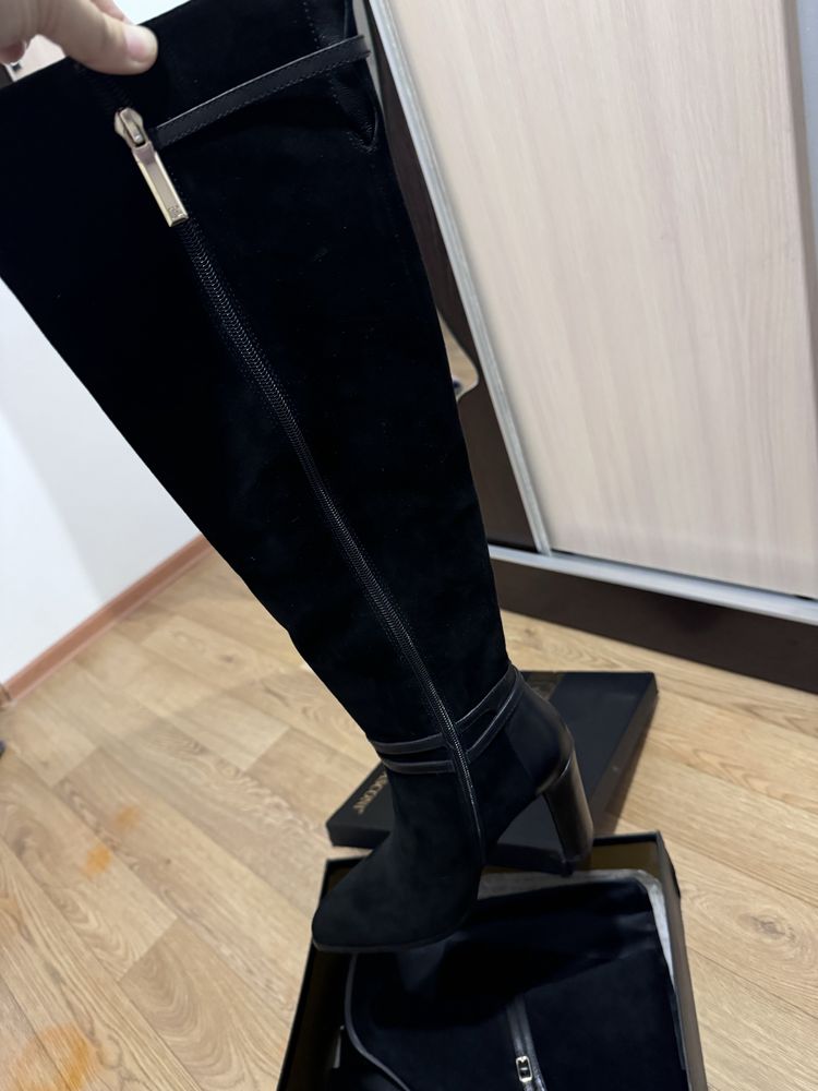 Продам новые сапоги натуральная замша кожа