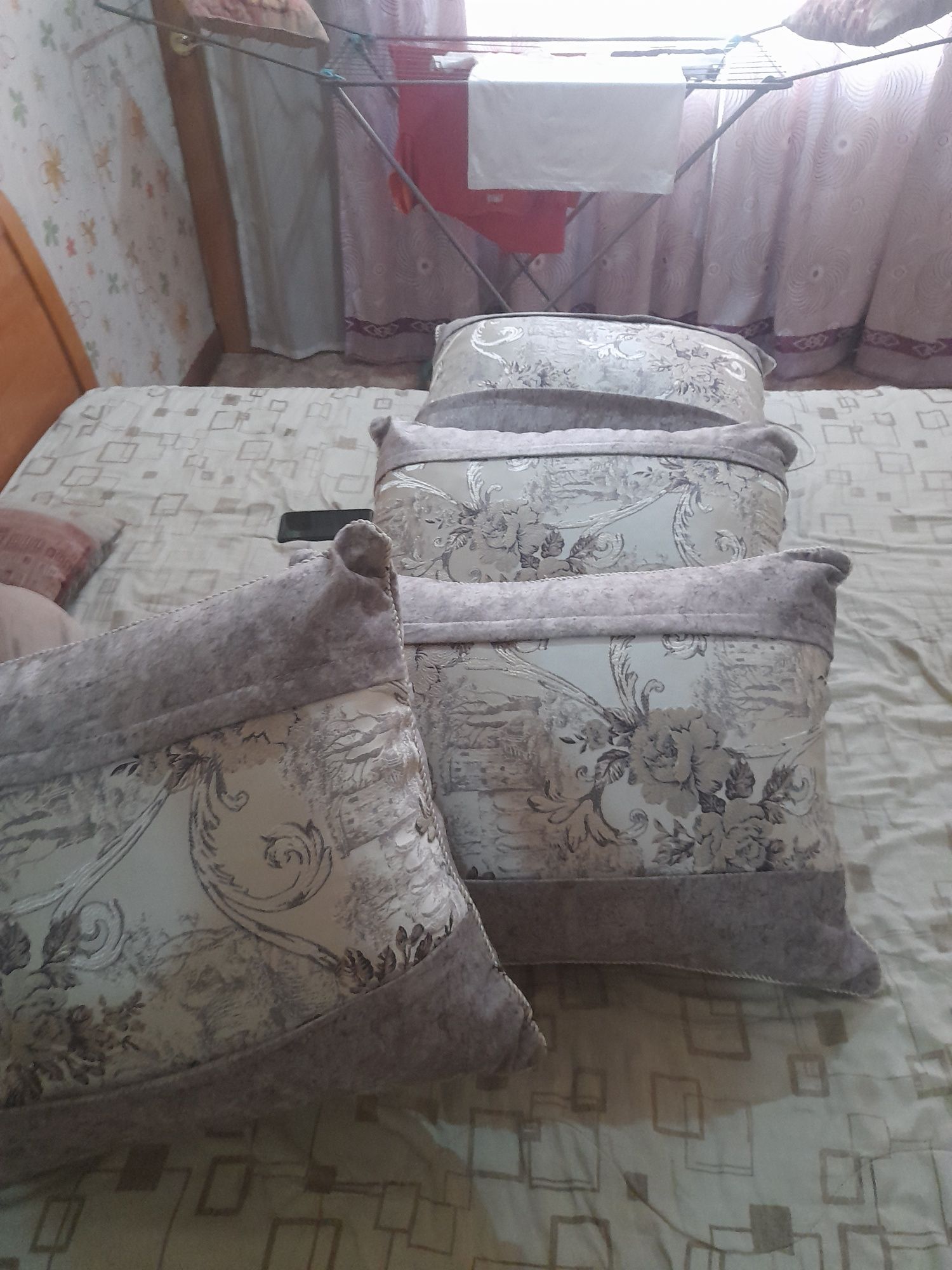Подушки для дивана