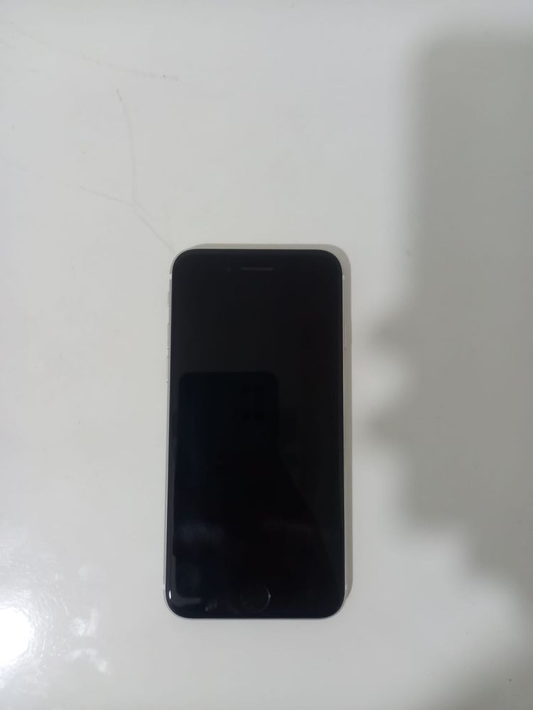 Продам iphone se 2020