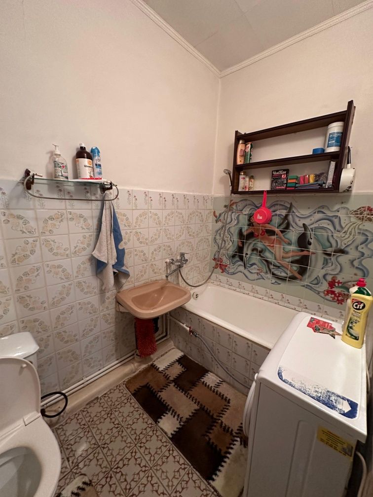 Продам квартиру на 1м этаже, Михайл. 1/2, 2 комн,  зем уч. 8 сото