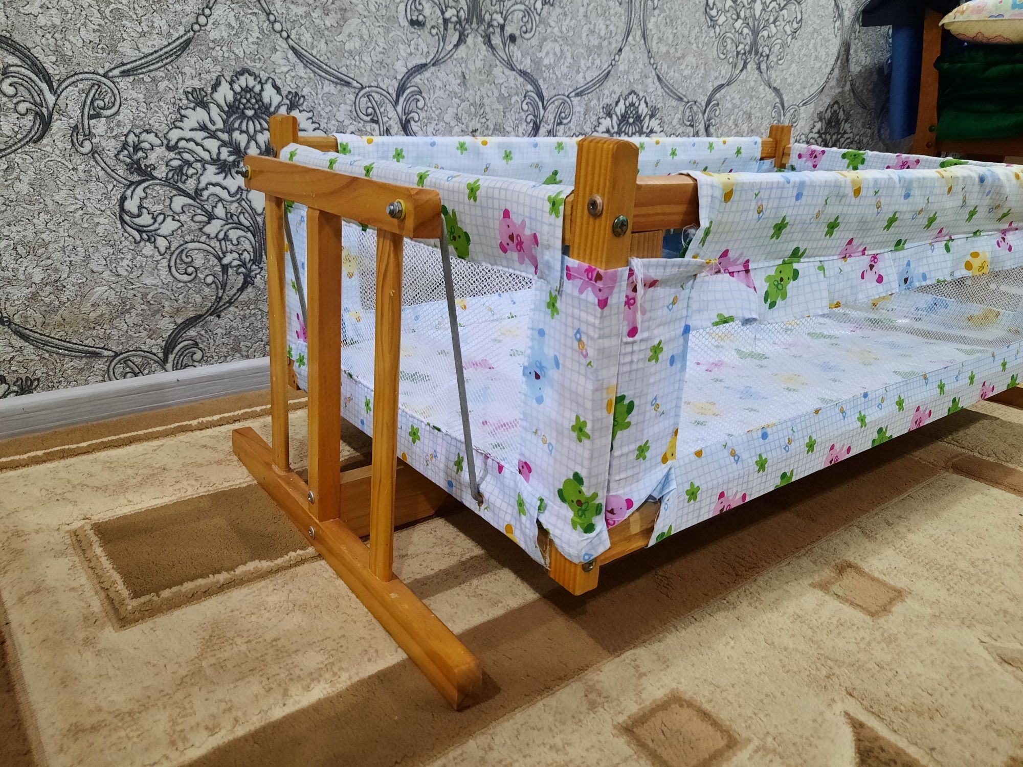 Качалка от манежа детская