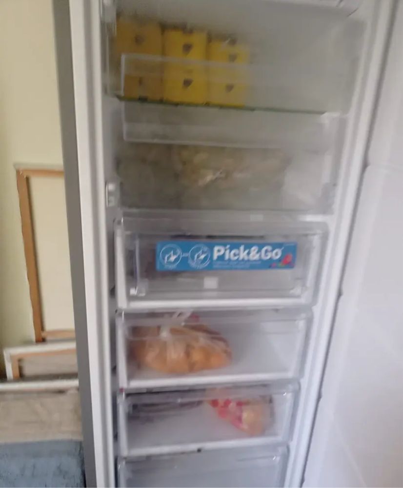 Морозильник  почти новый