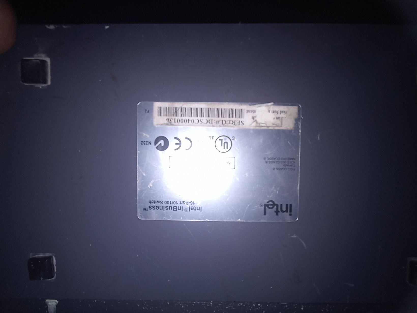 Продам сетевой коммутатор (SWITCH)