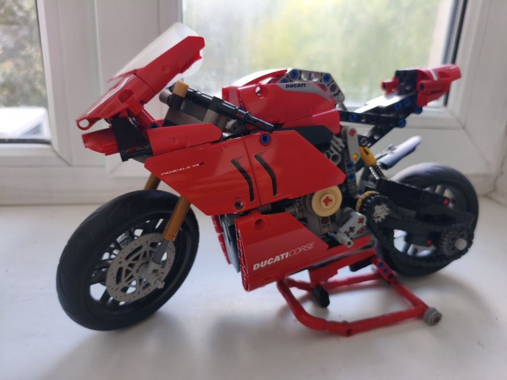 Lego Ducatti мотоцикл оригинал