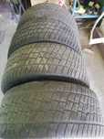 Продам шины 305/50/20