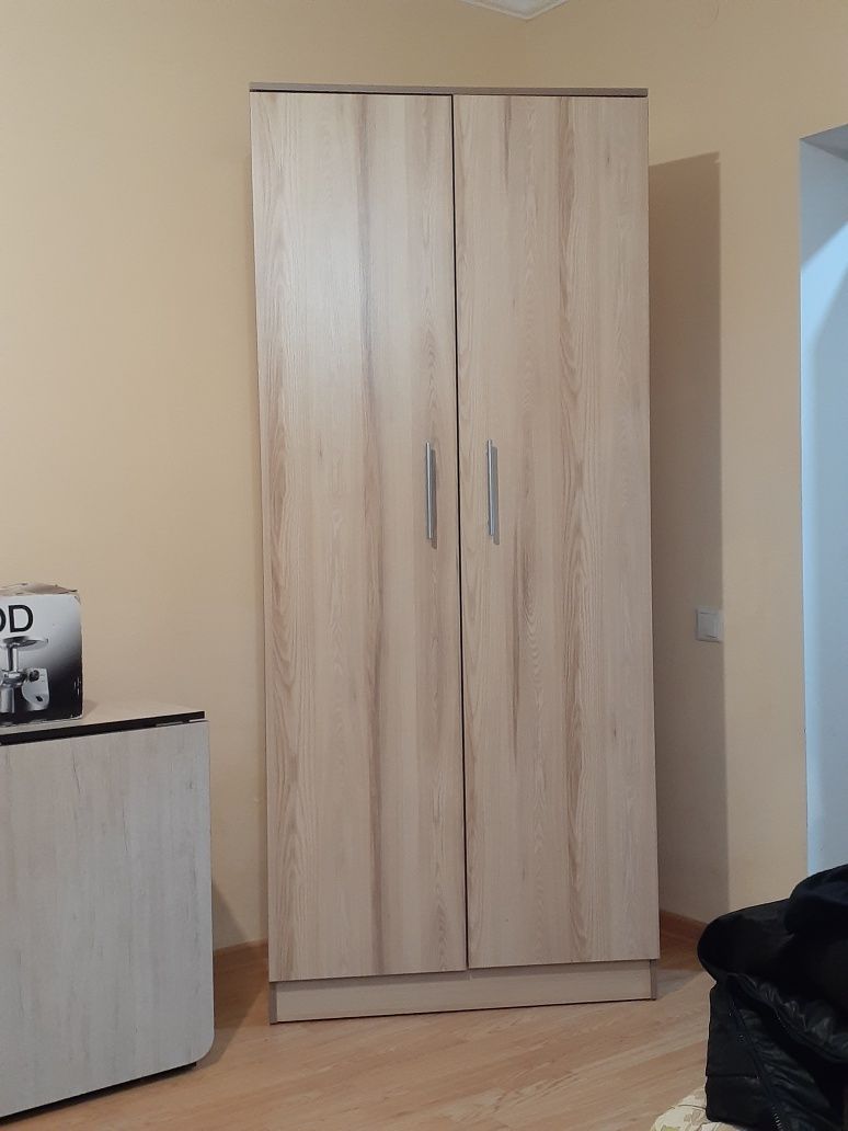 Шкаф срочно продам