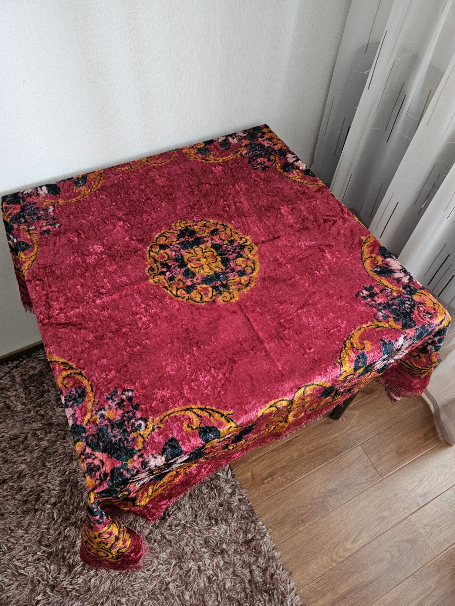 Скатерть советская из бархата 140×130 см