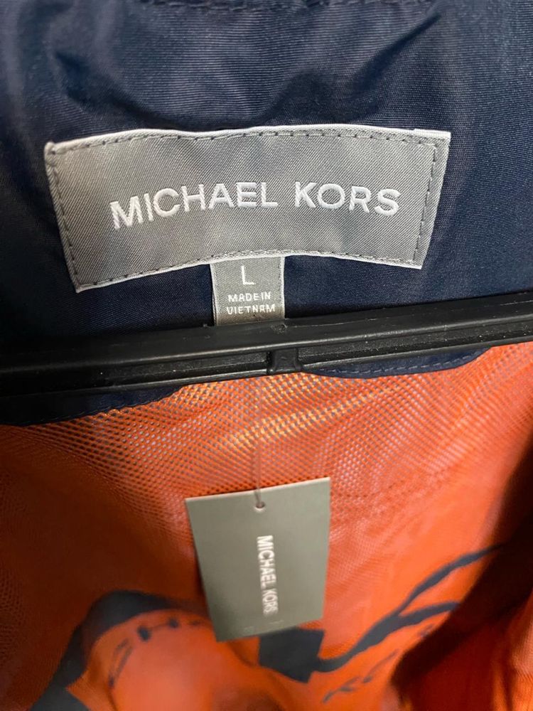 Продам брендовую куртку Michael Kors