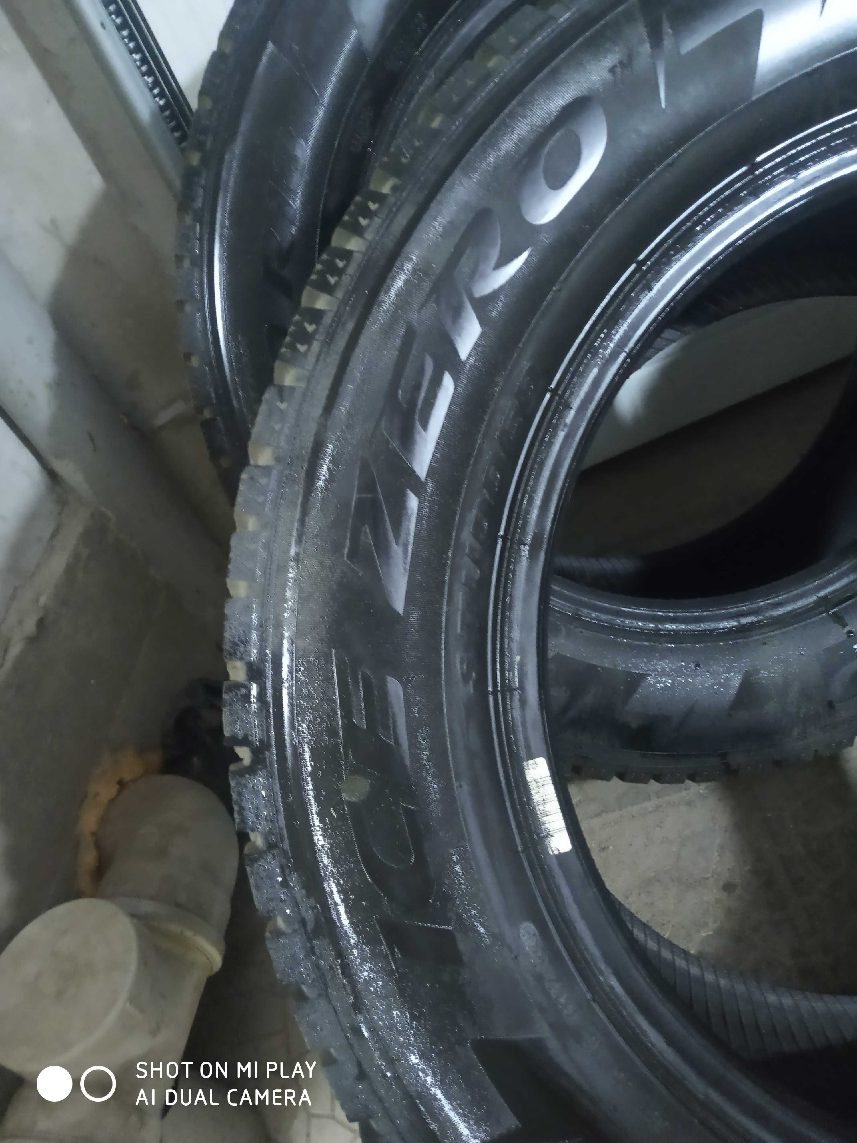 Зимняя шипованая резина ICE ZERO 255/60 R18.