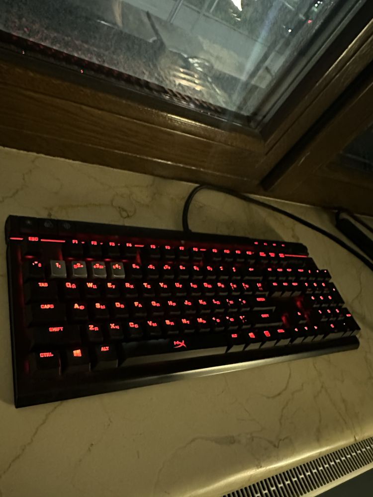 Клавиатура HyperX alloy fps