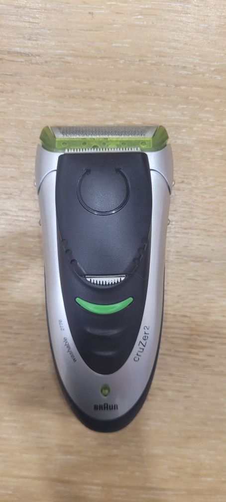 Продам электрическую бритву Braun 2000 series