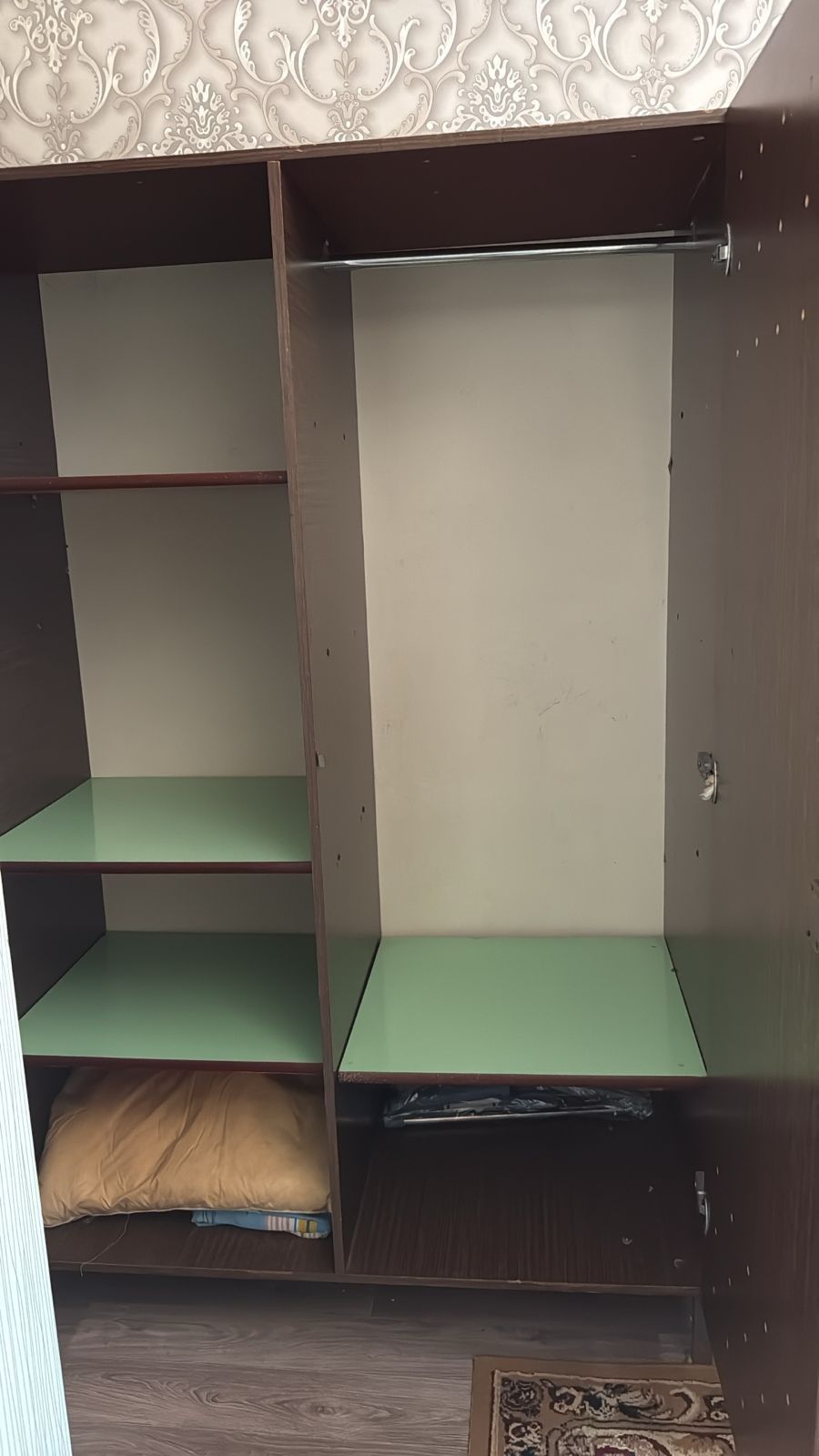 Шкаф ,камод,прихожка .