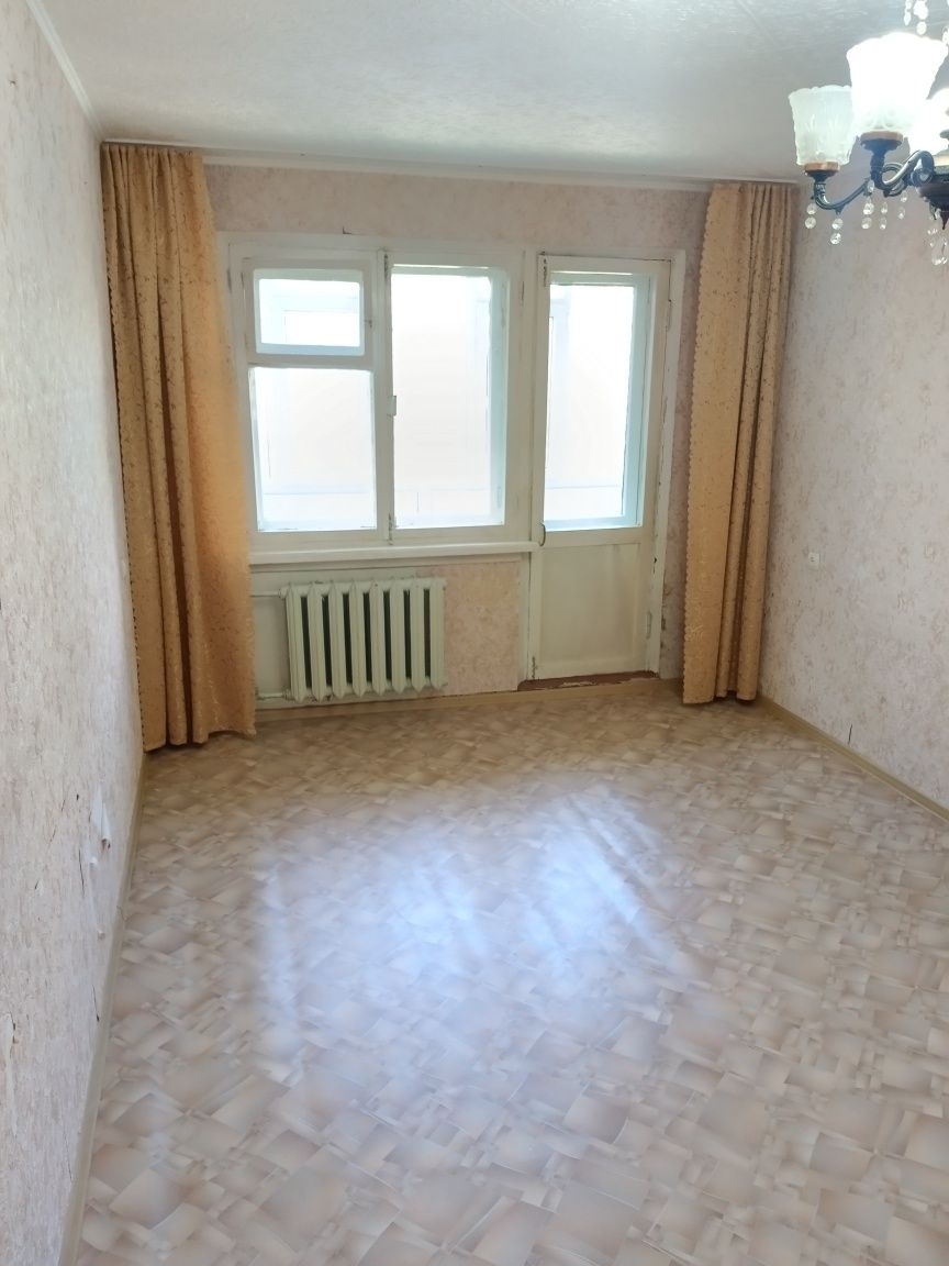 Продам 2 комн., квар. 3-23, 2 этаж.