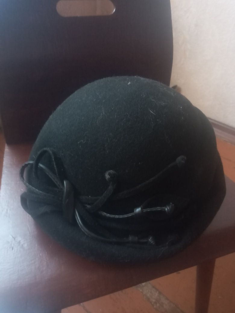 Продам шляпки женские
